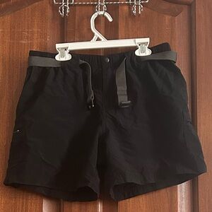 Columbia belted hiking shorts, size M/6